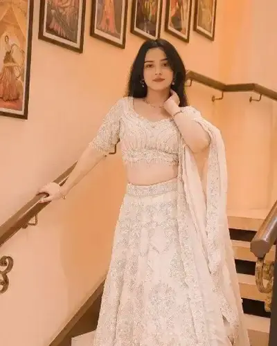 Escort Likabali